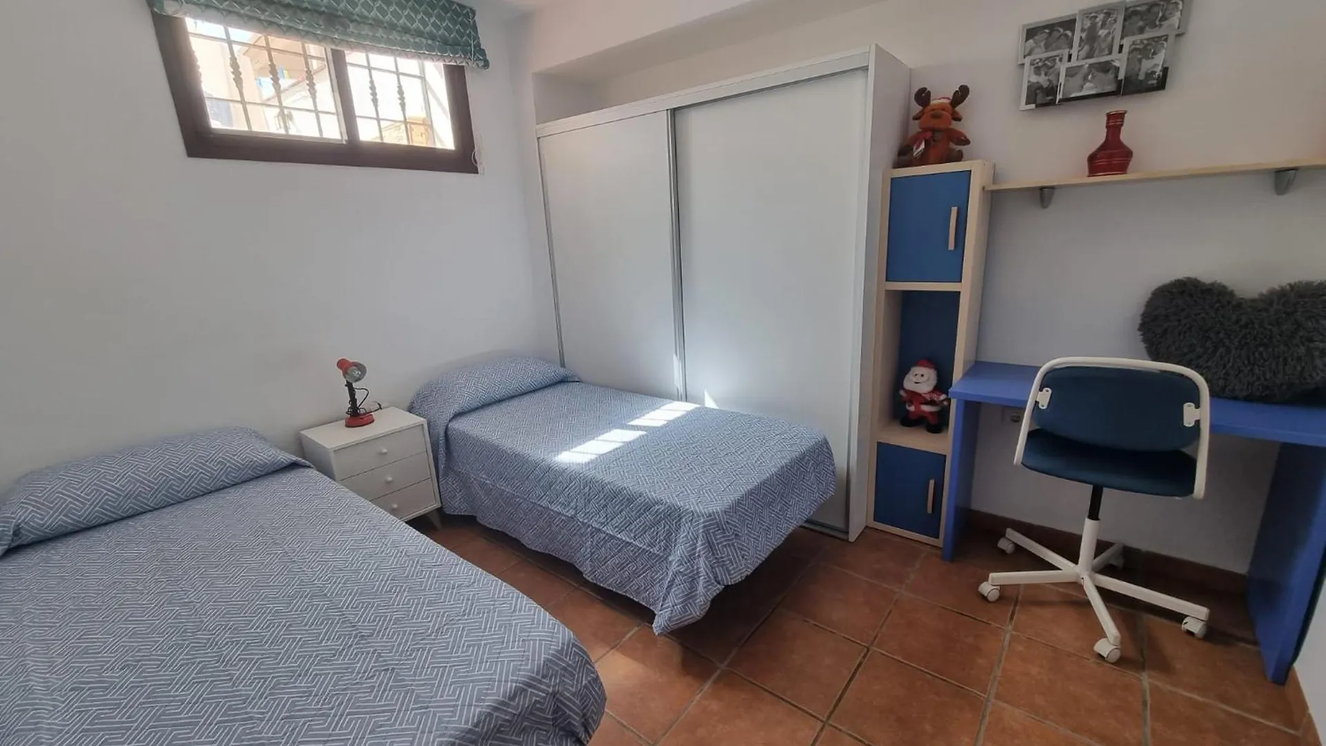 טורוקס Chalet Isla Ibiza - Casa Adosada 5 Dormitorios Con Terraza By Hi Nerja Real Estate 0*,  ספרד