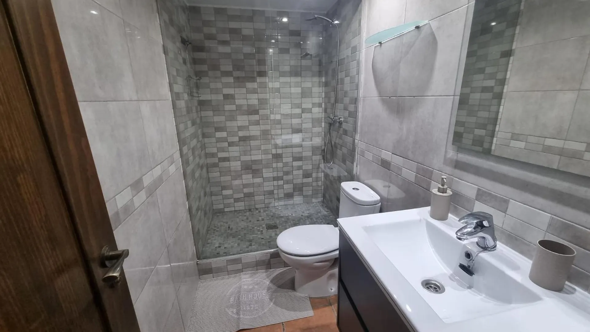 טורוקס Chalet Isla Ibiza - Casa Adosada 5 Dormitorios Con Terraza By Hi Nerja Real Estate בית נופש